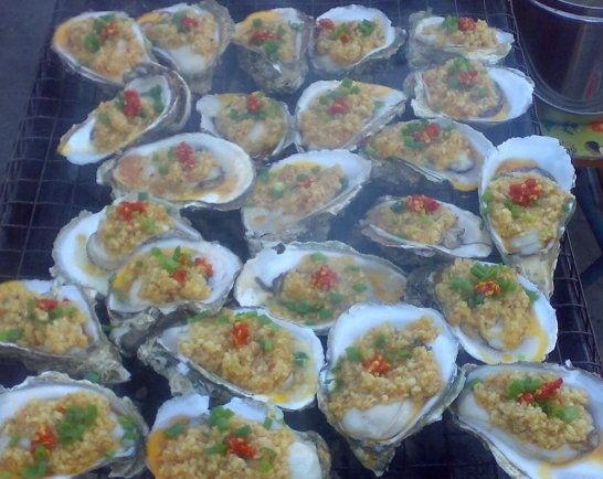 海鲜烧烤吃什么，海鲜烧烤吃什么好（你不得不吃的美味）