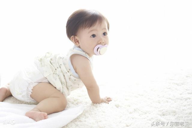 新生儿喝完奶一直打嗝怎么办，新生婴儿喝完奶打嗝怎么办（婴儿吃完奶后打嗝怎么办）