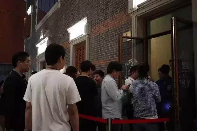 livehouse和酒吧的区别，公社和酒吧的区别是什么（台湾开来的神话LiveHouse）