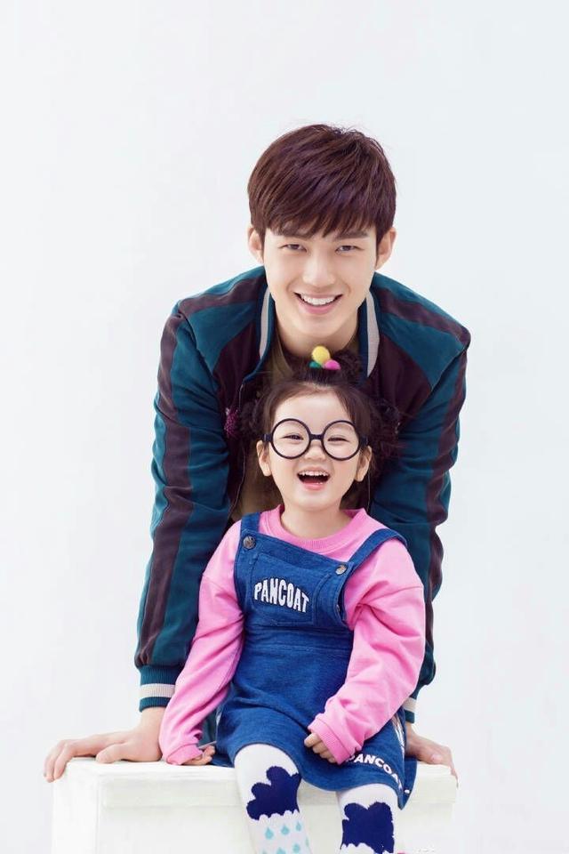 阿拉蕾萌头像微信，阿拉蕾萌头像（不知道你还有兴趣用这些当壁纸头像表情包么）