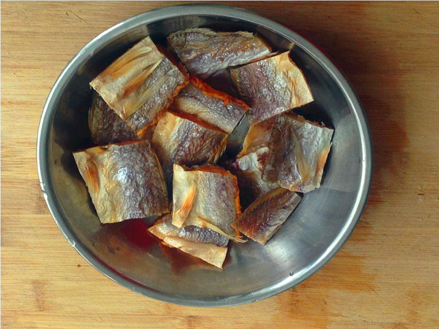 鱼干的做法，酱香鱼干的家常做法（明太鱼干的做法）