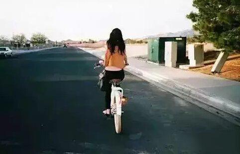 爱情句子表达心情，爱情句子表达心情伤感（无奈的爱情说说，心情感悟）