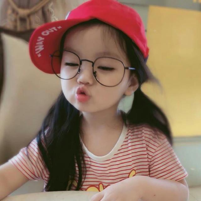 阿拉蕾萌头像微信，阿拉蕾萌头像（不知道你还有兴趣用这些当壁纸头像表情包么）