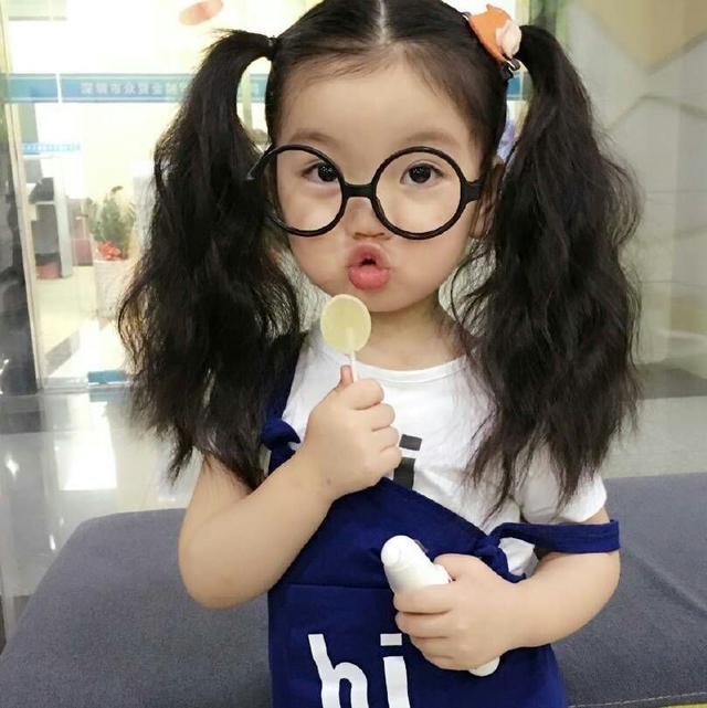 阿拉蕾萌头像微信，阿拉蕾萌头像（不知道你还有兴趣用这些当壁纸头像表情包么）