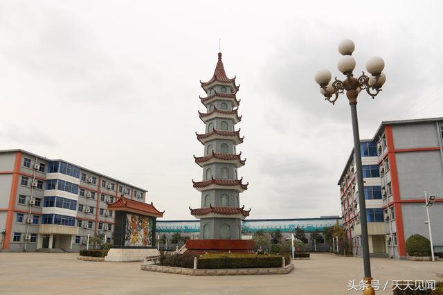 为什么宝塔都是七层，为啥宝塔七层（在单位办公楼前立起一座7层宝塔）