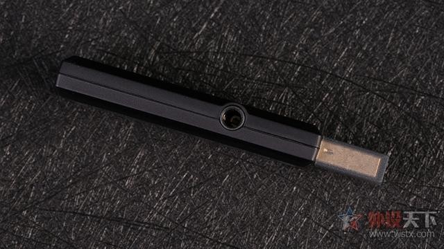 ps4耳机怎么用，ps4戴耳机怎么用（雷蛇战戟鲨7.1无线版耳机评测）