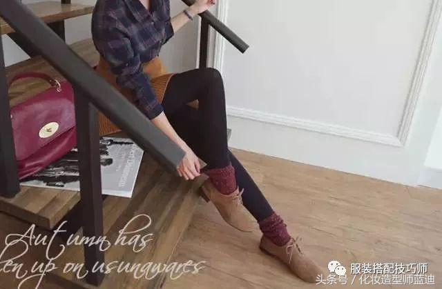 堆堆袜怎么搭配好看，堆堆袜如何搭配（服装搭配：秋冬堆堆袜怎么搭配）