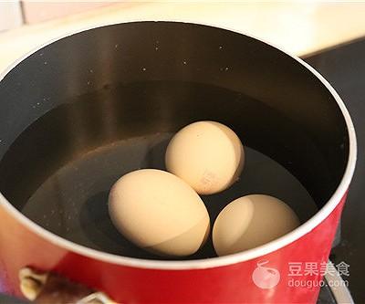 关东煮食材都有哪些，关东煮有什么食材（关东煮#浓汤宝火锅英雄争霸赛#）