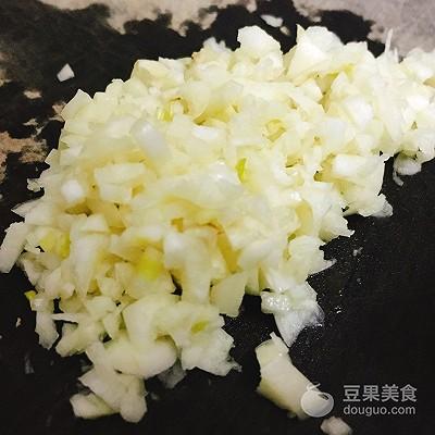 柠檬虾的做法，柠檬虾的做法视频（百香果柠檬虾的做法）