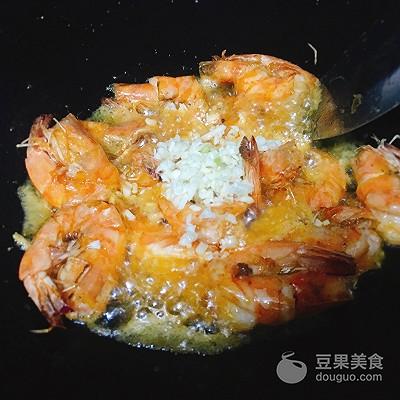 柠檬虾的做法，柠檬虾的做法视频（百香果柠檬虾的做法）