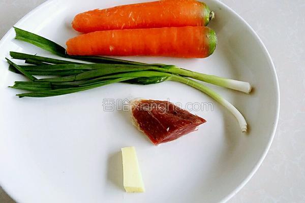 胡萝卜炒腊肉怎么做好吃，胡萝卜和腊肉怎么炒（胡萝卜炒腊肉）
