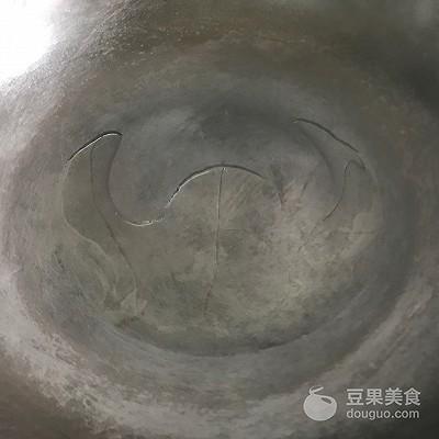 炒黄瓜怎么做，素炒黄瓜的家常做法（素食主义 咸蛋黄炒黄瓜）