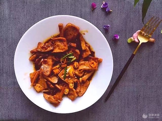 红烧豆腐的家常做法，麻婆豆腐的家常做法（红烧豆腐的做法）