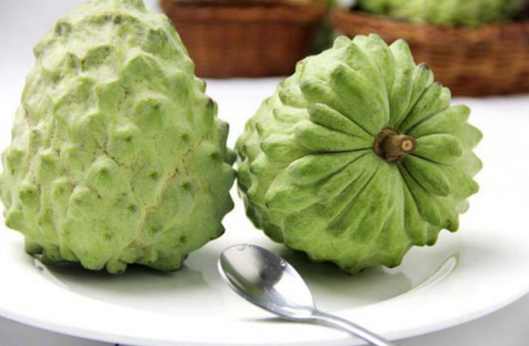 释迦果的功效与作用，凤梨释迦果的功效与作用（释迦果可以空腹吃吗）