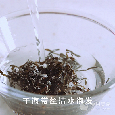 海鲜锅家常的做法，海鲜锅的10种吃法（鲜的吞掉舌头的大满足海鲜锅）