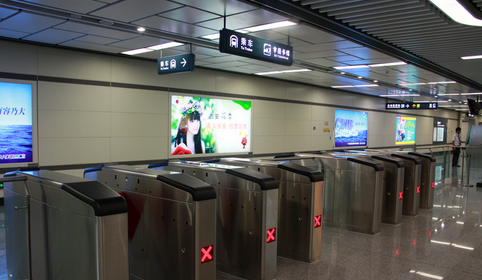 地铁补票怎么补，广州地铁补票怎么补（地铁怎么买票进站）