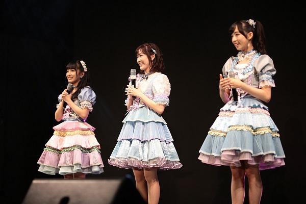 akb48成员，请问她是AKB48的哪个成员（AKB48三位成员到访上海）