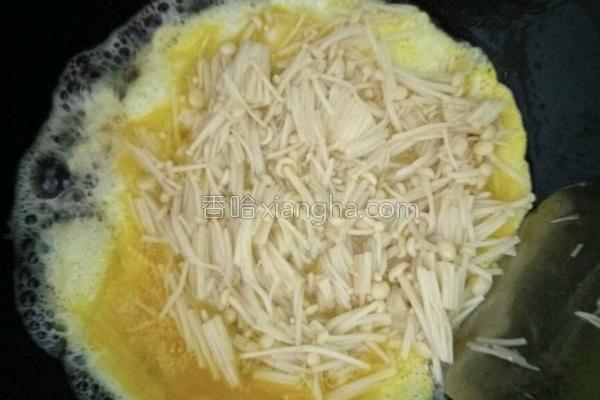 家常金针菇炒鸡蛋，炒金针菇的做法（金针菇炒鸡蛋）