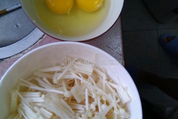 家常金针菇炒鸡蛋，炒金针菇的做法（金针菇炒鸡蛋）