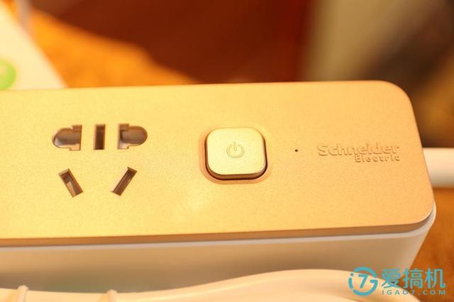 插线板品牌排行前十名百度，国内插线板品牌排行榜（居家实用新国标排插—“施耐德”智意系列拖线板）