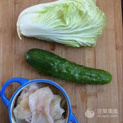 白菜拌海蜇皮的做法，凉拌海蜇皮白菜的做法（黄瓜白菜拌海蜇皮）