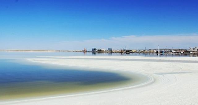 格尔木市海拔多少米，格尔木海拔多少米（青藏高原上的重要枢纽格尔木）