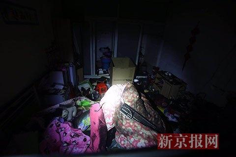 1118事件("夺命"浓烟从电梯井侵入租户房间)