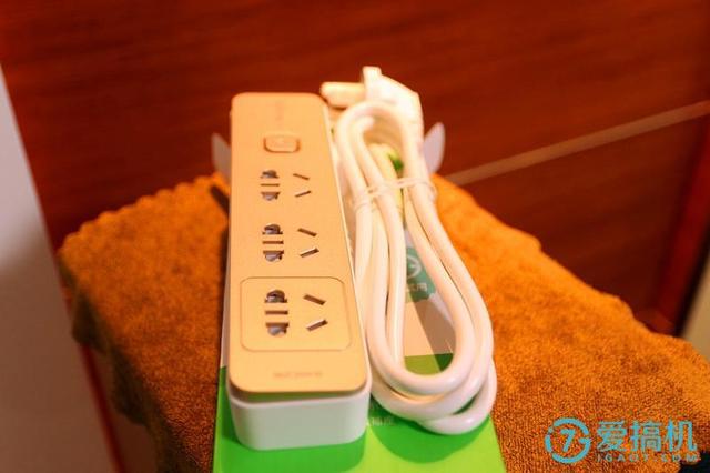 插线板品牌排行前十名百度，国内插线板品牌排行榜（居家实用新国标排插—“施耐德”智意系列拖线板）