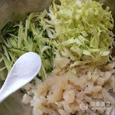 白菜拌海蜇皮的做法，凉拌海蜇皮白菜的做法（黄瓜白菜拌海蜇皮）