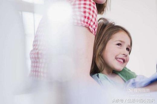 单亲家庭孩子心理缺陷表现，单亲家庭女孩子心理缺陷（单亲家庭孩子的7大心理问题）