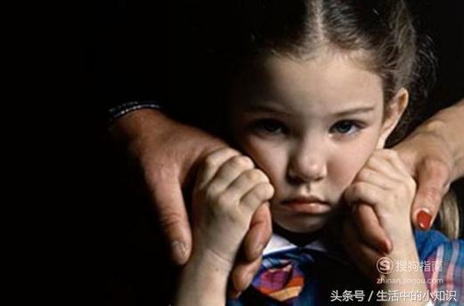 单亲家庭孩子心理缺陷表现，单亲家庭女孩子心理缺陷（单亲家庭孩子的7大心理问题）