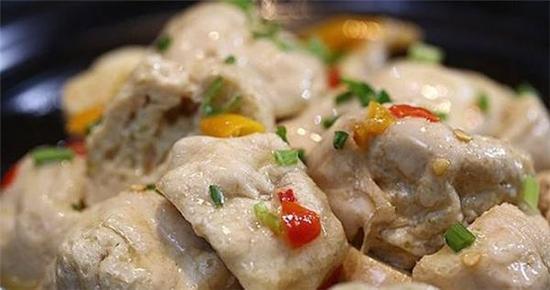 灰豆腐要怎么做，灰豆腐要怎么做才能好吃（当地人一日不吃心就慌的美食）