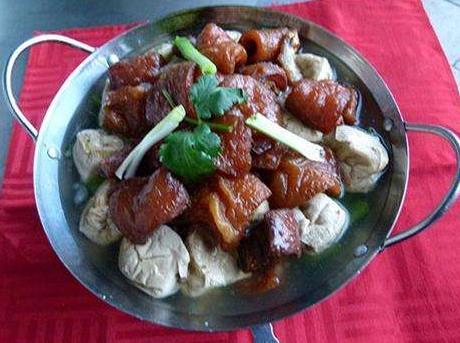 灰豆腐要怎么做，灰豆腐要怎么做才能好吃（当地人一日不吃心就慌的美食）