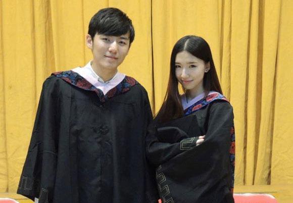 待我长发及腰下一句，长发已及腰,下句你接（“待我长发及腰”下一句是什么）