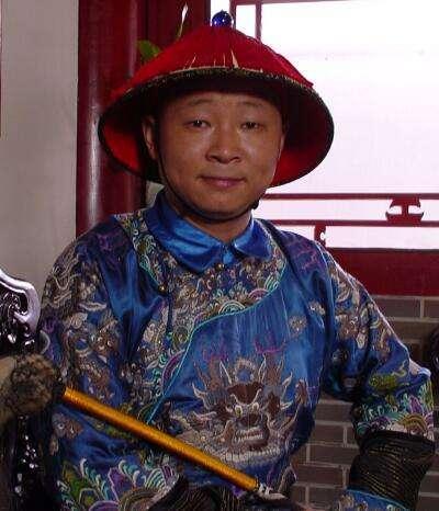 铁齿铜牙纪晓岚演员表，铁齿铜牙纪晓岚1（荧幕上有两版纪晓岚）