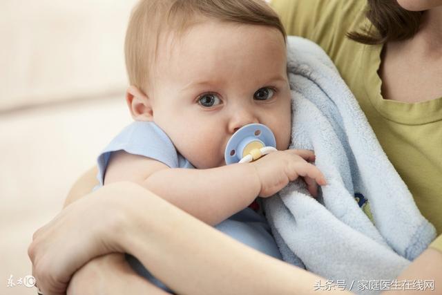 安抚奶嘴什么时候用，宝宝什么时候可以用安抚奶嘴（宝宝在什么时侯使用安抚奶嘴）
