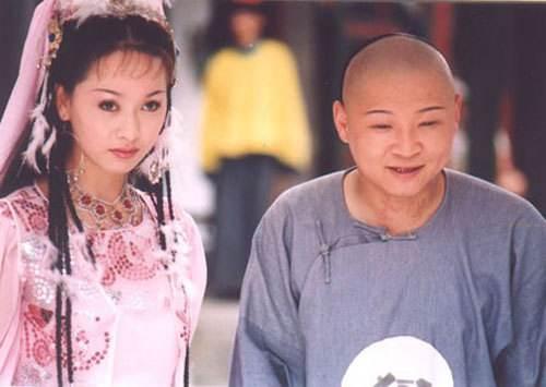 铁齿铜牙纪晓岚演员表，铁齿铜牙纪晓岚1（荧幕上有两版纪晓岚）