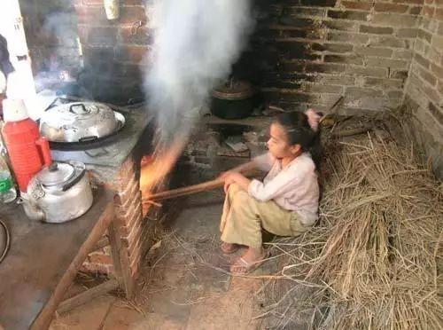 锅灰内部怎么去除小妙招，锅灰如何去除（止血止泻有奇效）