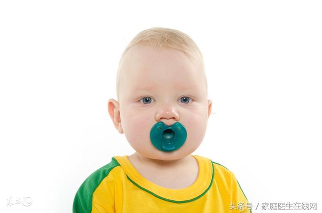 安抚奶嘴什么时候用，宝宝什么时候可以用安抚奶嘴（宝宝在什么时侯使用安抚奶嘴）