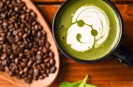 抹茶拿铁是咖啡吗，星巴克的抹茶拿铁是咖啡吗（抹茶拿铁到底是不是咖啡）