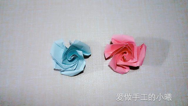如何用彩纸折出一朵漂亮的荷花荷花的彩纸折法，简单折纸荷花的详细教程（漂亮花朵折纸合集）