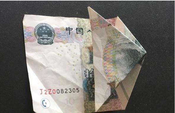 正方形纸折爱心,怎样用正方形的纸折立体的爱心(用身边的纸钱也能折出好看的心形) 正方形纸折爱心,怎样用正方形的纸折立体的爱心(用身边的纸钱也能折出好看的心形)