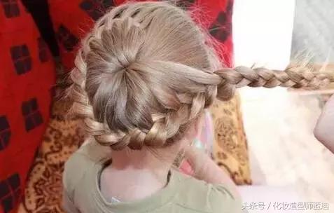 花样盘发器怎么用,花样盘发器怎么用 步骤(5款优雅盘发教程,包看包会~) 花样盘发器怎么用,花样盘发器怎么用 步骤(5款优雅盘发教程,包看包会~)