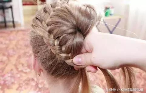 花样盘发器怎么用,花样盘发器怎么用 步骤(5款优雅盘发教程,包看包会~) 花样盘发器怎么用,花样盘发器怎么用 步骤(5款优雅盘发教程,包看包会~)