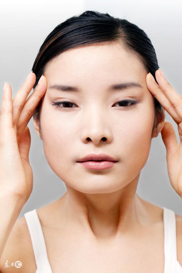 网红脸被老板砸坑，额头打了玻尿酸后悔了（一张花了几十万的“网红脸”）