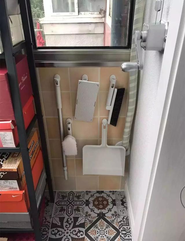 水簸箕是什么东西，哪儿有簸箕水（扫帚拖把放哪里——打造家务工具存储区）