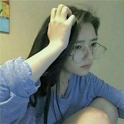 眼镜女头像微信，眼镜女头像（复古圆框眼镜让你气质十足）
