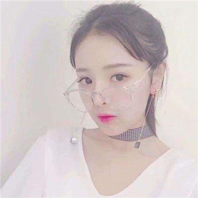 眼镜女头像微信，眼镜女头像（复古圆框眼镜让你气质十足）