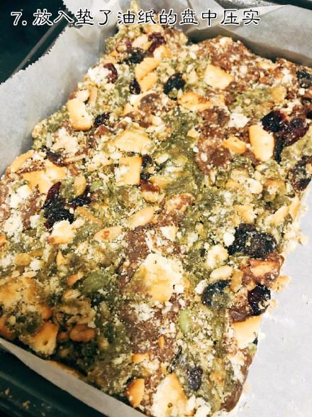 雪花酥用酥性饼干还是韧性饼干，雪花酥的饼干是酥性的吗（雪花酥用什么饼干好）