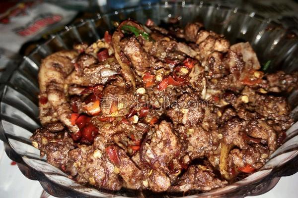 血酱鸭的做法步骤,酱血鸭的做法视频教程(新宁血酱鸭)